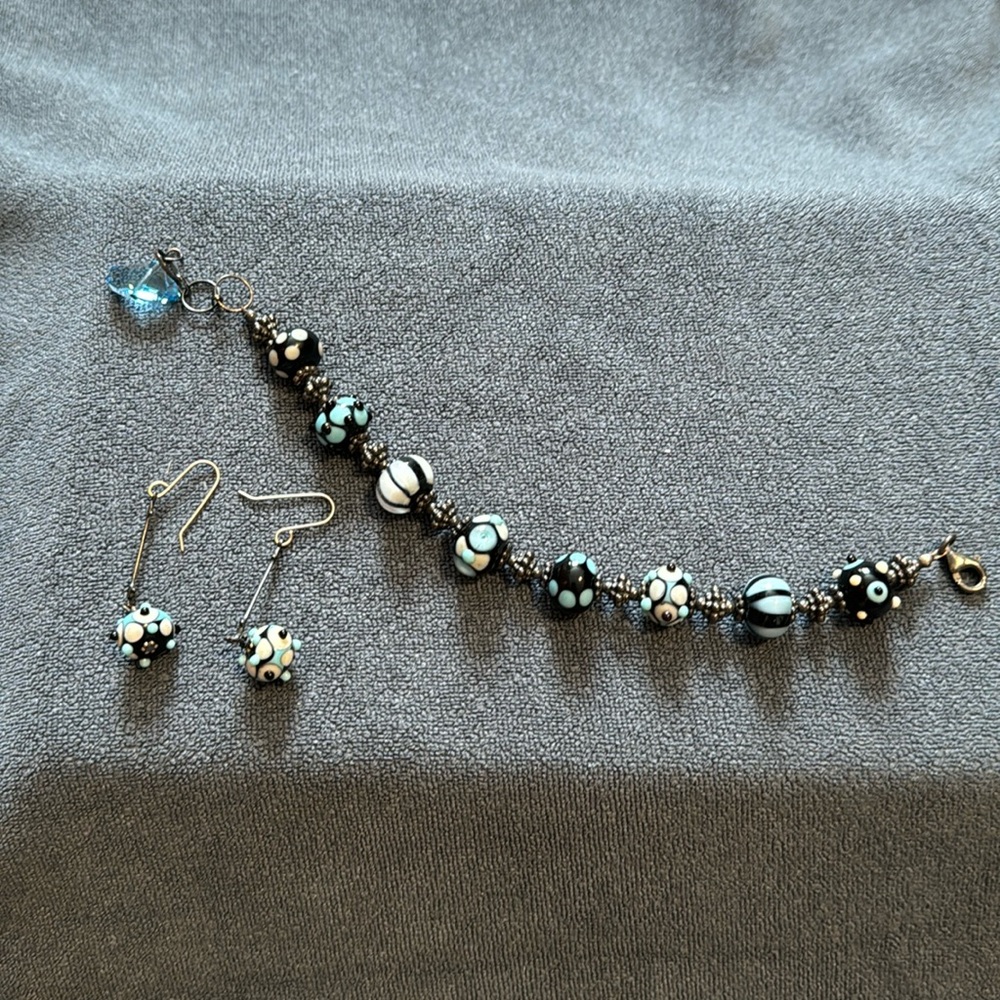 Stunning hand made glass bracelet